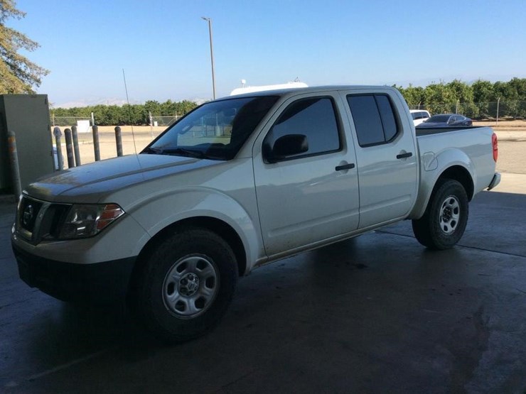 2017-nissan-frontier-image-2