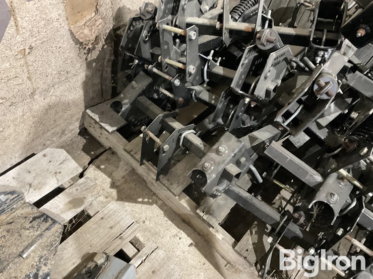 hiniker-spiked-rolling-rotary-hoe-attachment-image-11