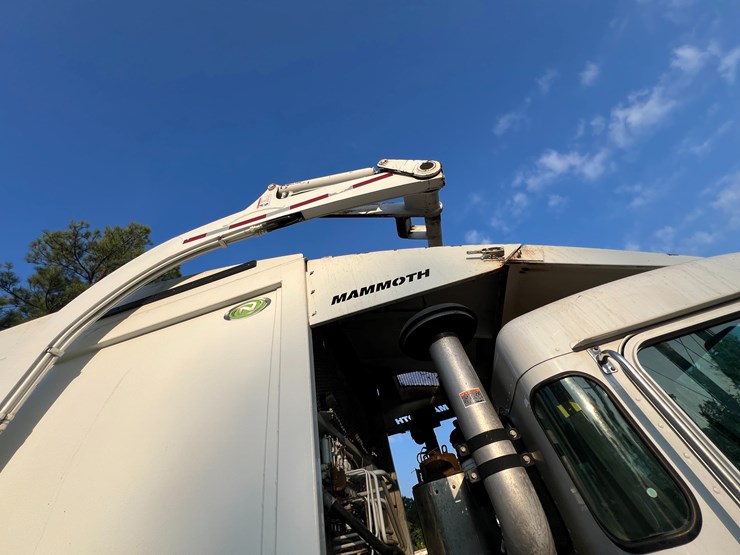 peterbilt-520-image-36