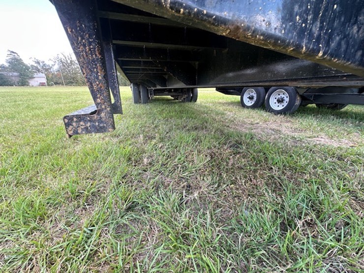 2023-big-tex-25'-gooseneck-image-24