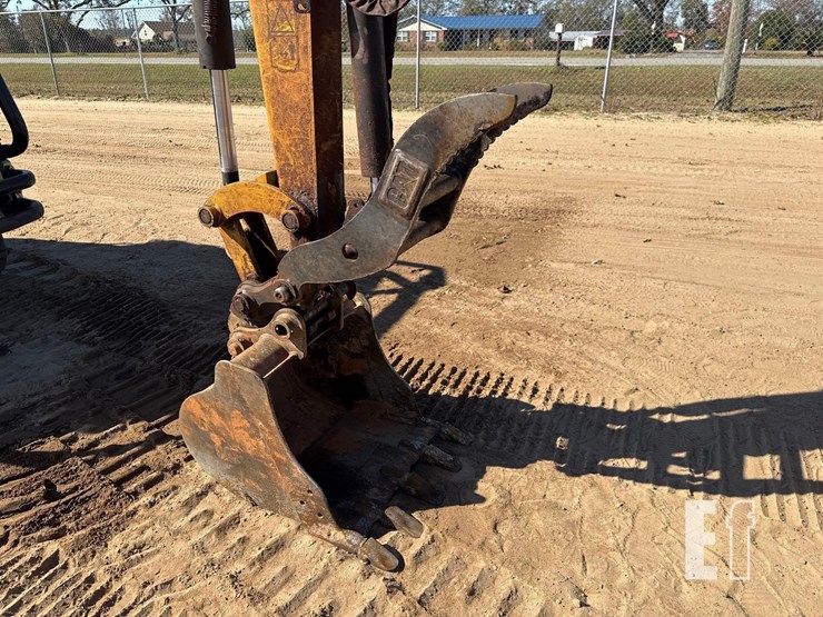 2016-caterpillar-304e2-cr-image-22