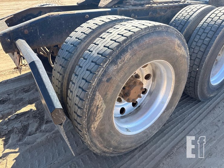 2015-mack-pinnacle-chu613-image-14