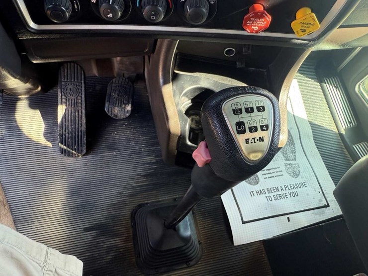 kenworth-t800-image-36