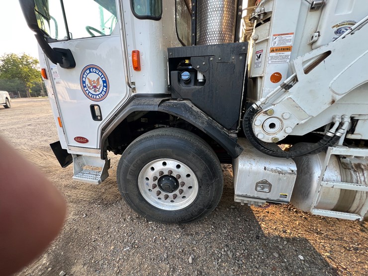 peterbilt-520-image-56