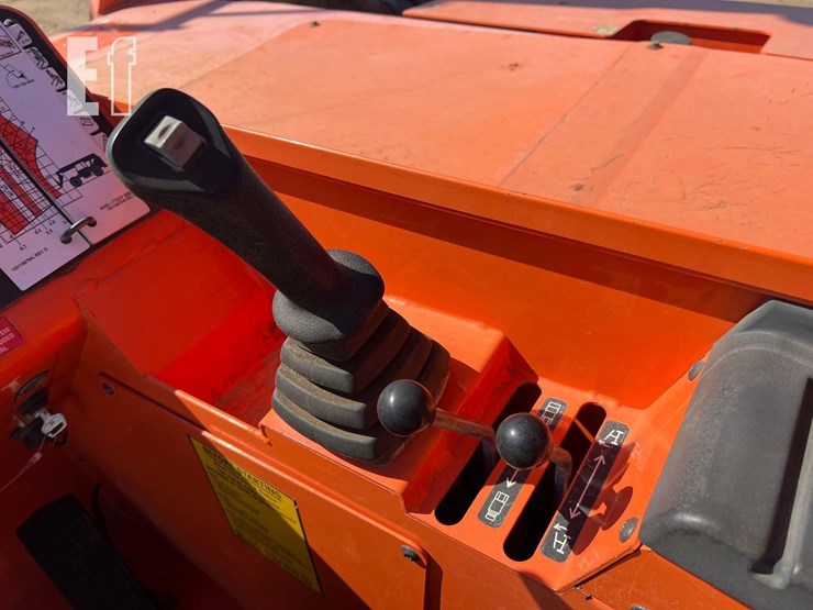 2019-jlg-6042-image-29