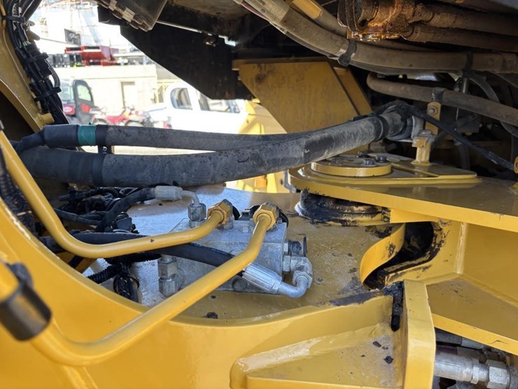 2019-caterpillar-930m-image-29