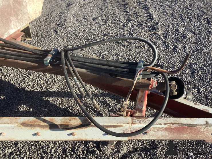 new-holland-195-image-8