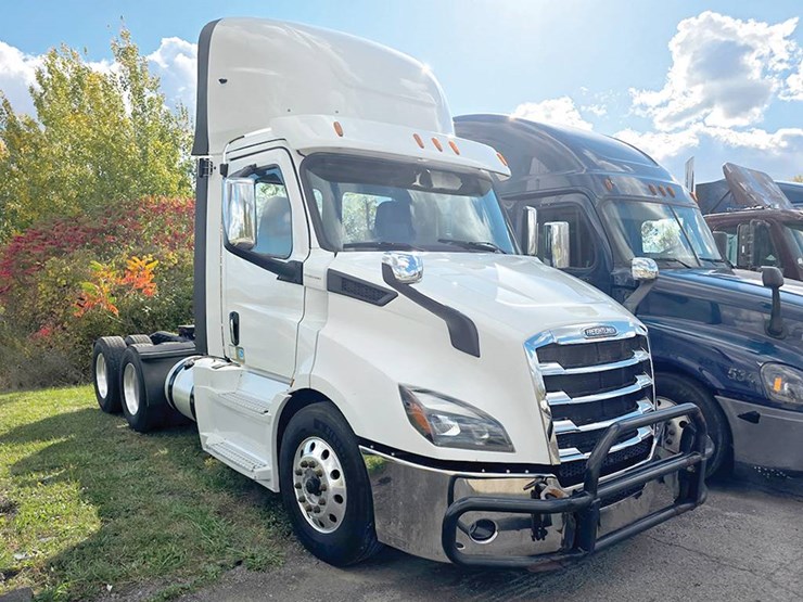 2019-freightliner-cascadia-116-image-1