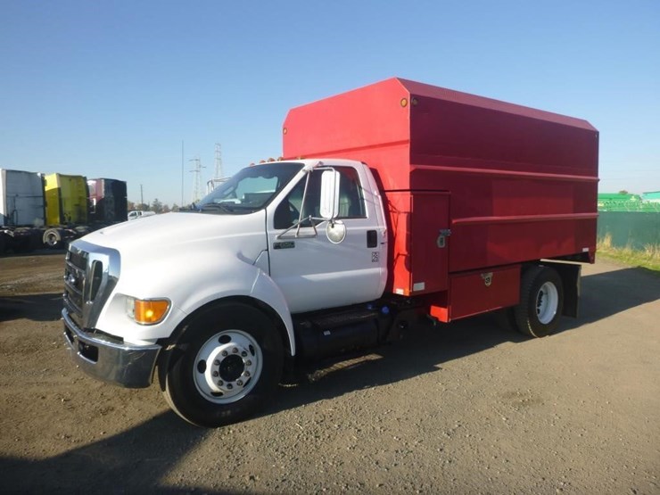 2013-ford-f650-image-1