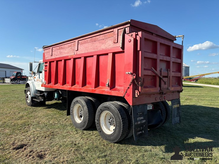 international-4900-image-7