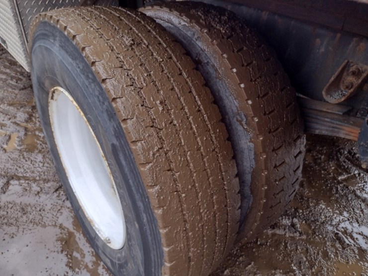 peterbilt-337-image-30