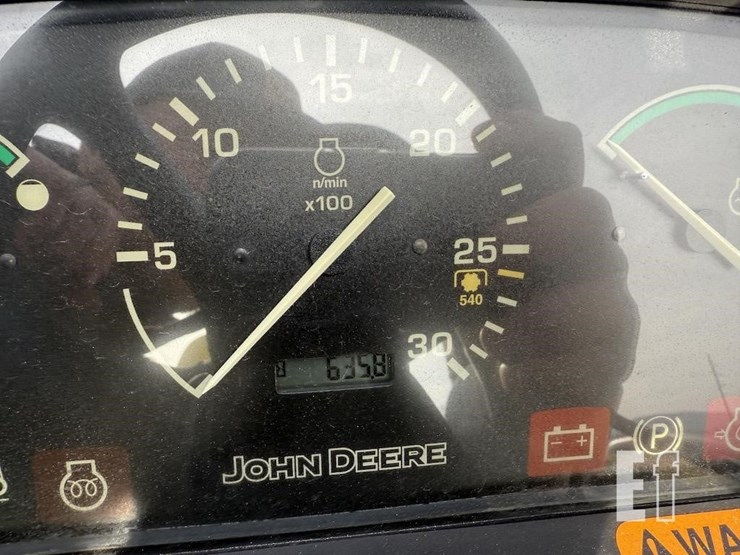 2002-john-deere-4210-image-10