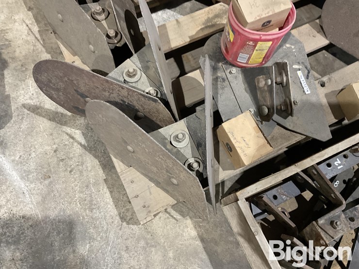 hiniker-16-row-hiller/ridger-attachments-image-12