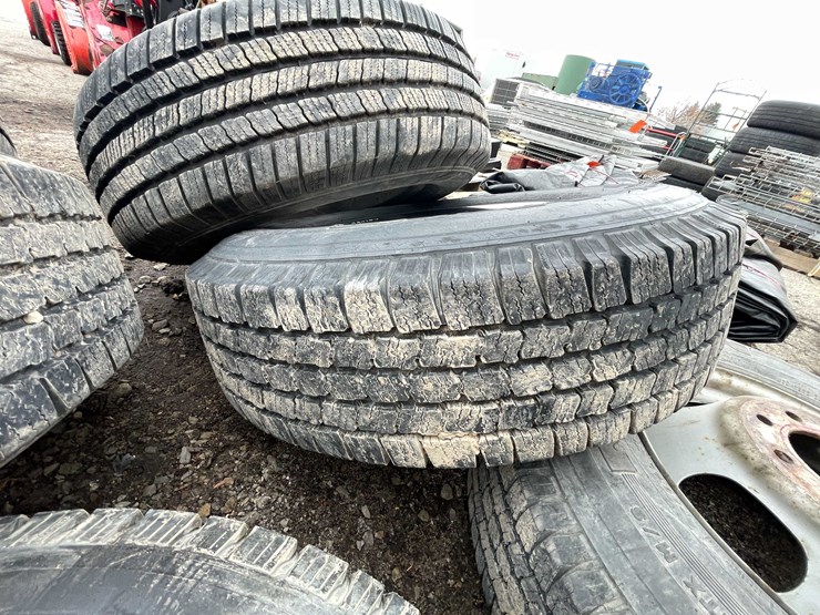 #6103-•-weld-racing-16"-aluminum-dually-rims,-with-steel-inner-rims-and-michelin-tires-(door-04)-image-6