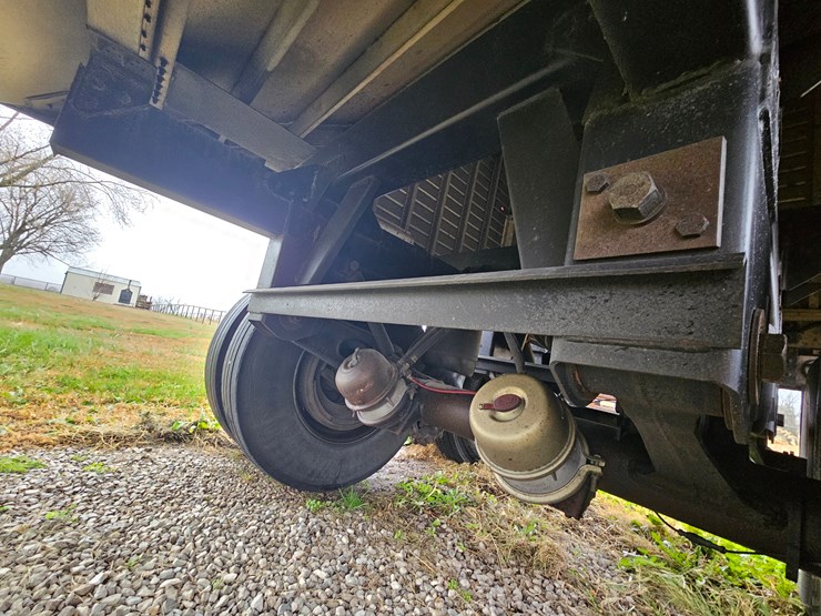 2017-timpte-hopper-bottom-image-42