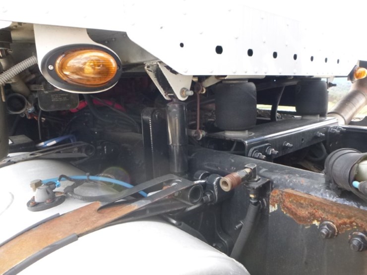 freightliner-coronado-122-image-40