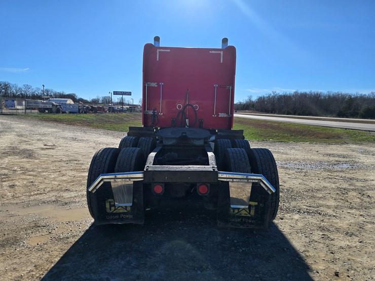 2005-peterbilt-379-image-23