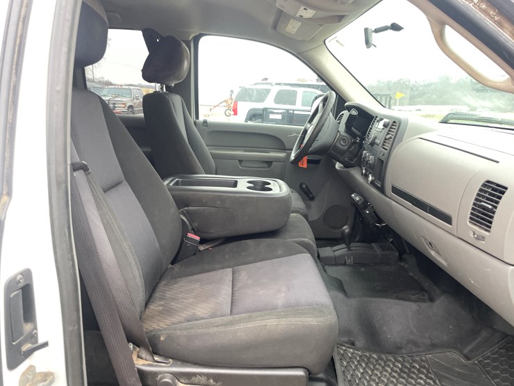 2010-chevrolet-1500-image-49