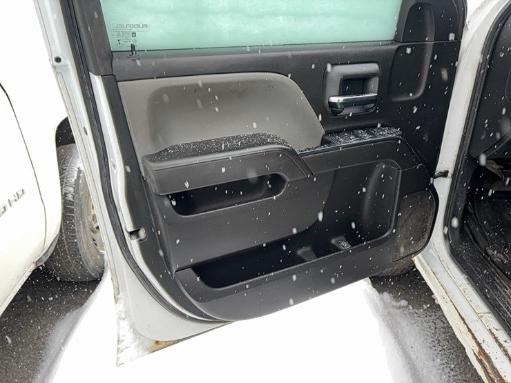 2016-chevrolet-2500hd-image-14