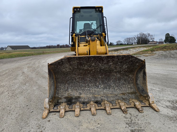 caterpillar-953d-image-53