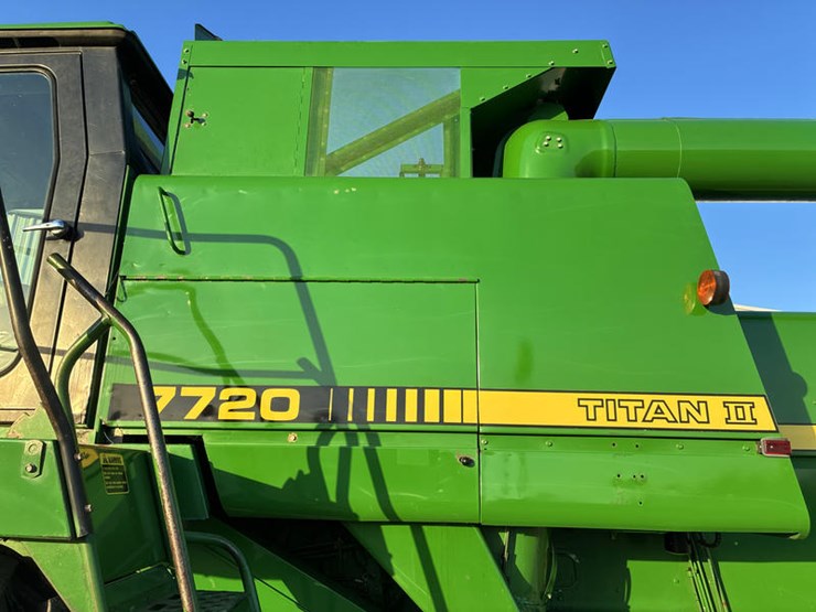 john-deere-7720-titan-ii-image-15