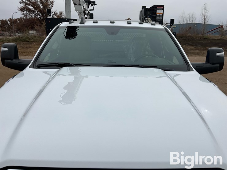 2024-ram-5500-heavy-duty-4x4-service-truck-w/tiger-crane-image-12