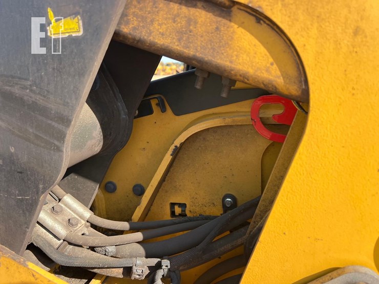 caterpillar-255-image-12