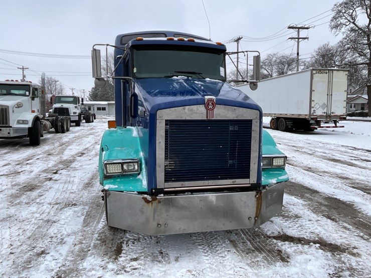 2009-kenworth-t800-image-3