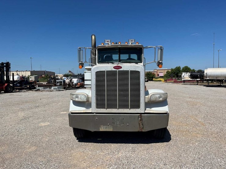2012-peterbilt-388-image-2