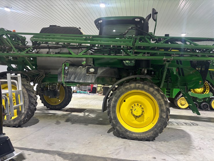 john-deere-r4044-image-4