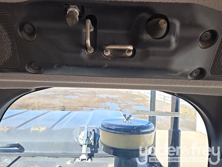 2021-case-cx210-lc-image-185