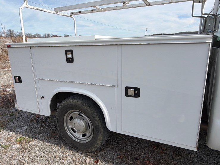 ford-f250-xl-image-12