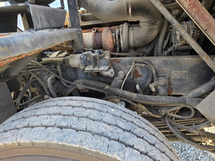 2003-peterbilt-320-image-76