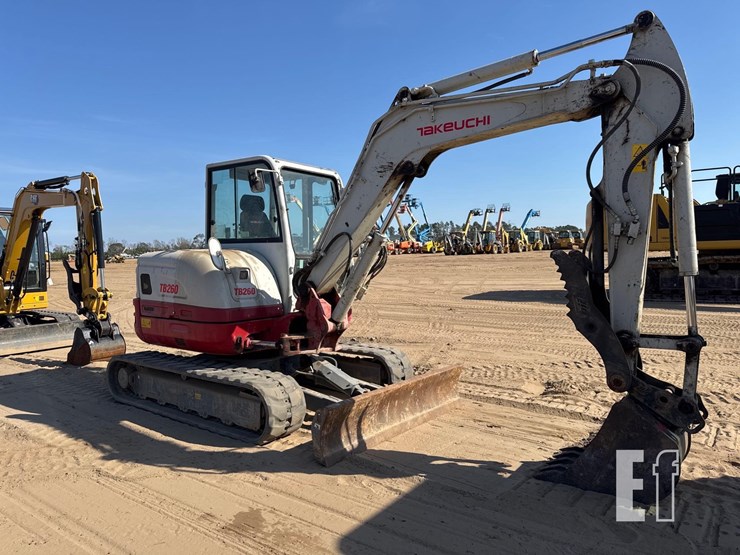 2020-takeuchi-tb260-image-6