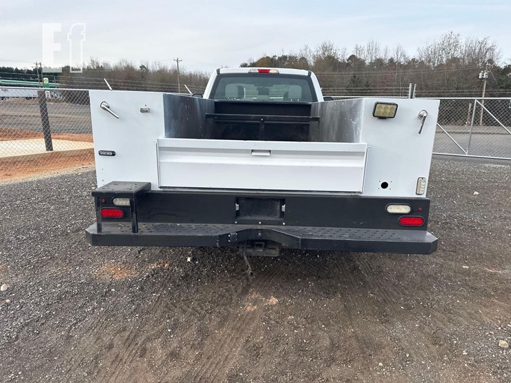 2017-ford-f350-xl-image-6