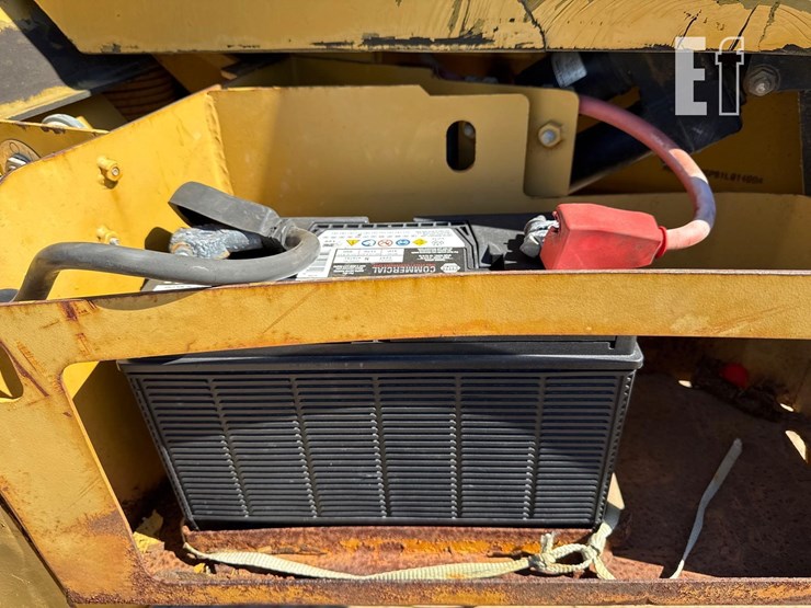 2007-caterpillar-725-image-15