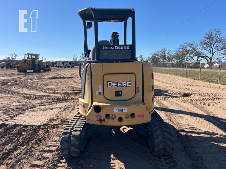 2015-deere-35g-image-3