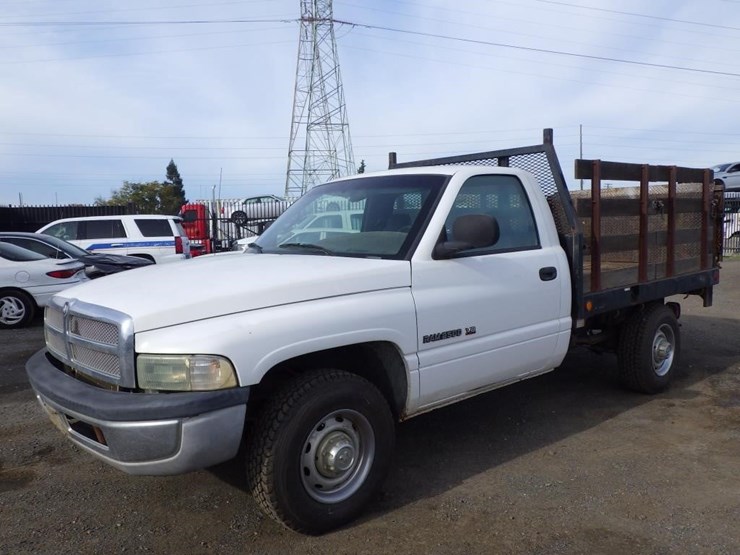 2002-dodge-ram-2500-image-1