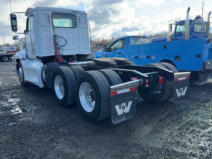 2018-western-star-5700xe-image-10