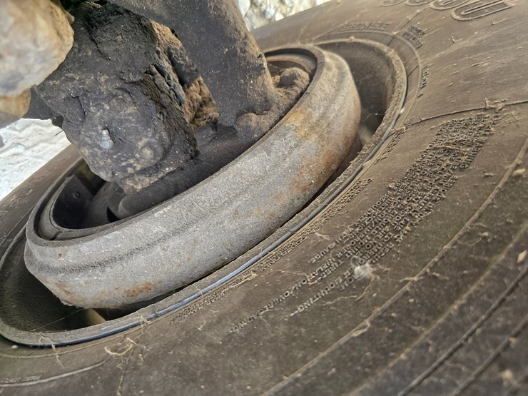 2003-peterbilt-320-image-76