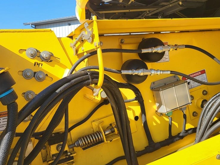 new-holland-cr9040-image-14