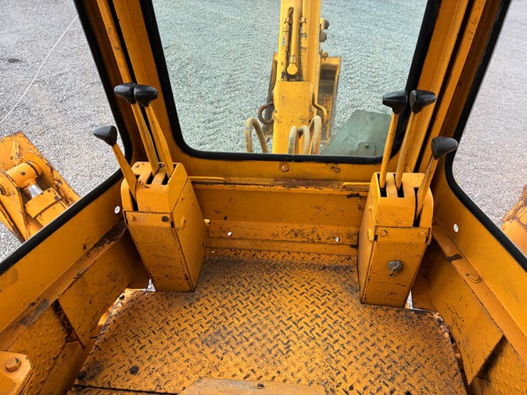 case-ih-3400-image-26