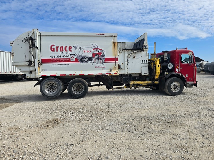 2003-peterbilt-320-image-31