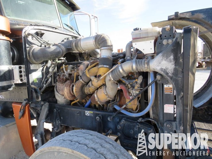 peterbilt-388-image-6