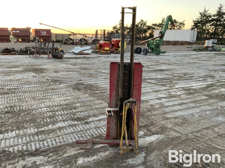 jet-co-post-pounder-image-6