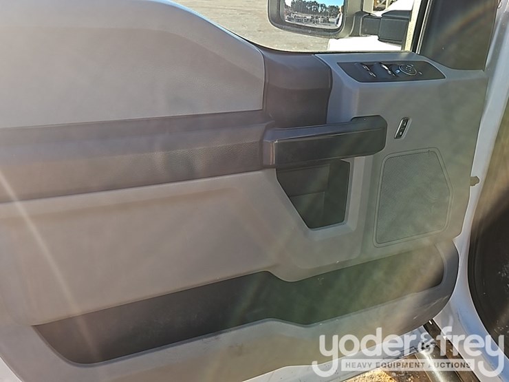 ford-f350-xl-image-27