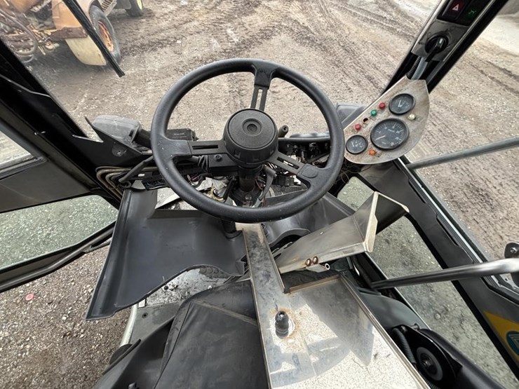 applied-sweepers-636hs-image-11