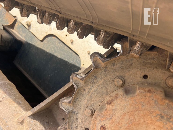 bobcat-t870-image-23