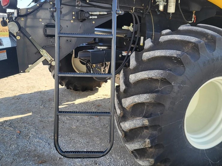 new-holland-cr9040-image-54