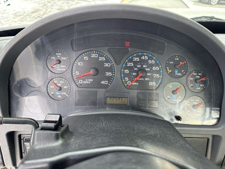 2007-international-7600-image-29